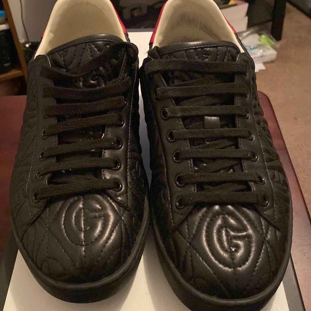 Gucci Sneakers Mens size 7 Womens Size 9.5